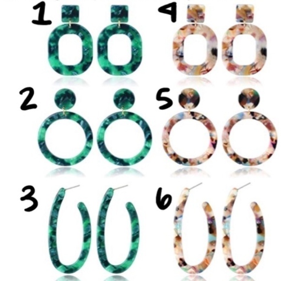 SALE💚 any 3 for $18 💚
 Resin Acrylic Drop Earrings - Picture 2 of 7